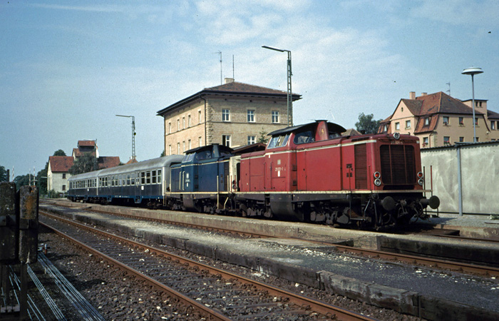 211 021 und 211 019 in Rothenburg 1988