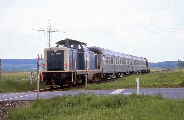 212 064 und 212 268 bei Hartershofen 1994