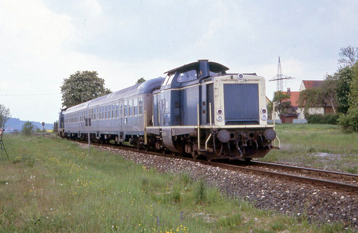 212 268 und 212 064 bei Hartershofen 1994