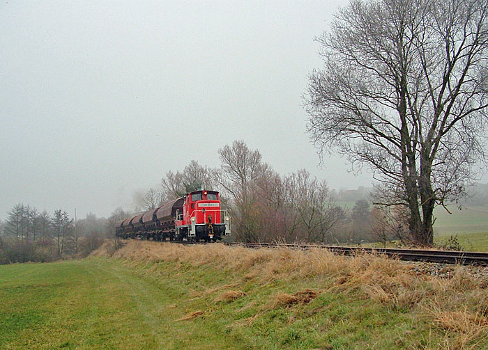 362 848-4 mit leeren Waggons bei km 36,4 Schopfloch