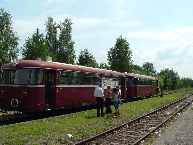 VT 98 BayernBahn auf Gleis 2 in Dinkelsbhl am 27.7.2008