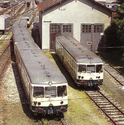 Akkutriebwagen vor der Triebwagenhalle in Nrdlingen