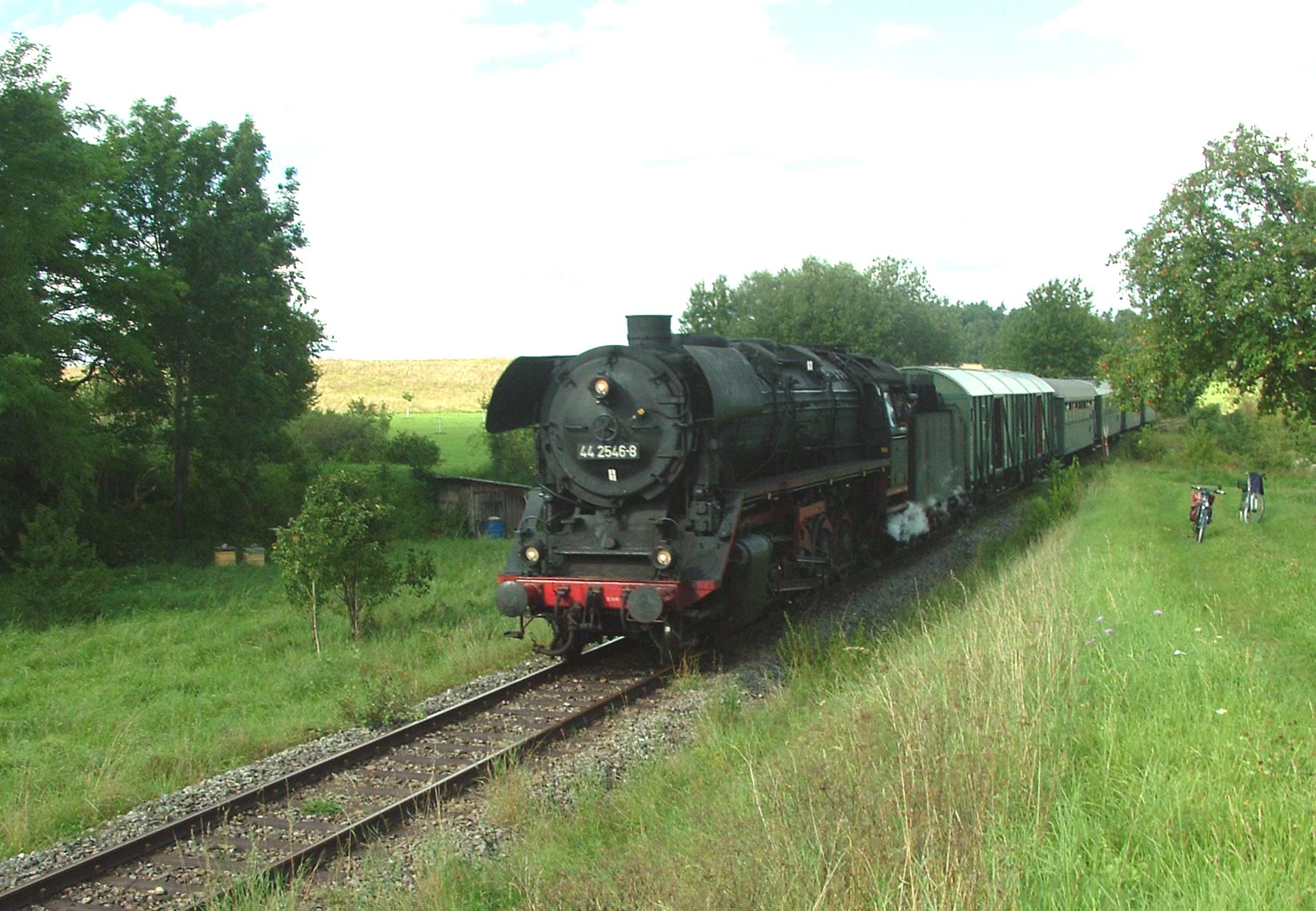 44 2546-8 am 28.8.2011 am B bei Deuenbach