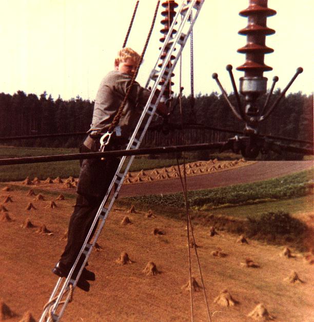 Reparatur an der Bahnstromleitung