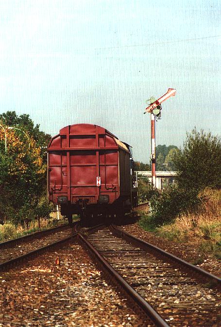 bergabe-Gterzug verlsst Feuchtwangen in Richtung Dombhl/Ansbach