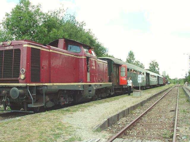 V 100 1365 und 52 8168-8 Feuchtwangen Juni 2008