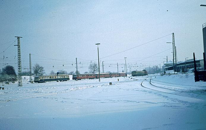 Abgestellte Akkutriebwagen Nrdlingen 30.1.1982