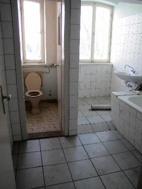 Bad und Toilette der Wohnung