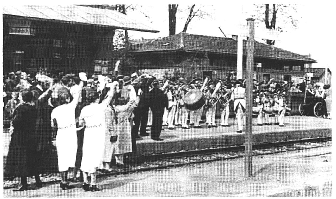 Knabenkapelle am Bahnsteig