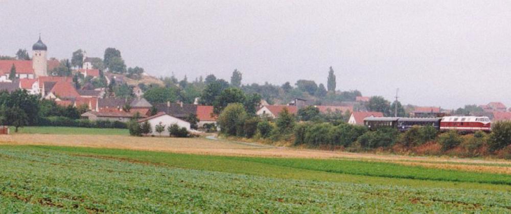 V 228 bei Marktoffingen 1994 in Richtung Nrdlingen