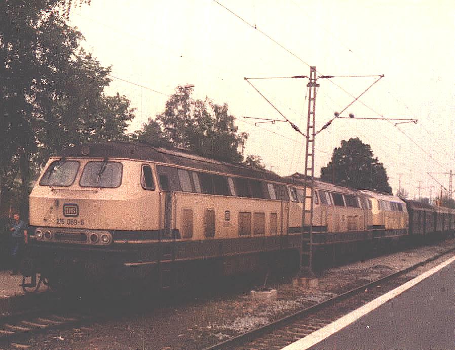 Baureihe 215 in Crailsheim 1985