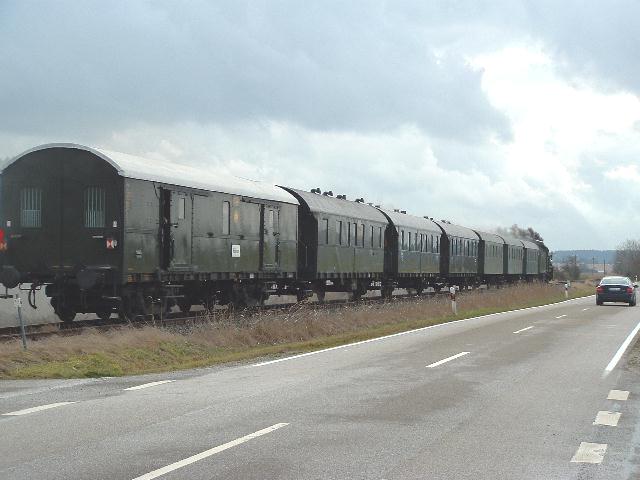 38 3199 mit Sonderzug aus Heilbronn am 8.12.07 bei Dorfgtingen