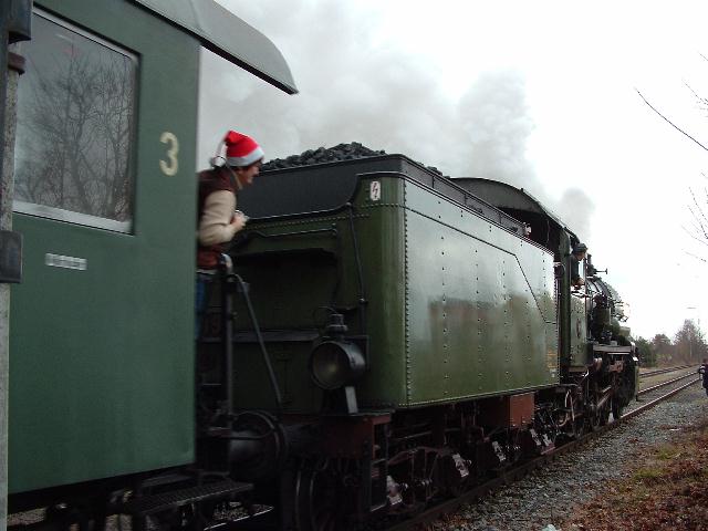 Ausfahrt der 38 3199 aus Dinkelsbhl nach Nrdlingen am 8.12.07