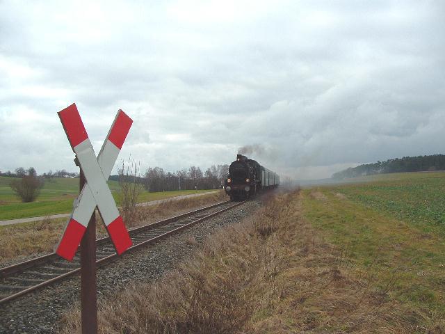 38 3199 mit Sonderzug aus Heilbronn am 8.12.07 bei der Froschmhle