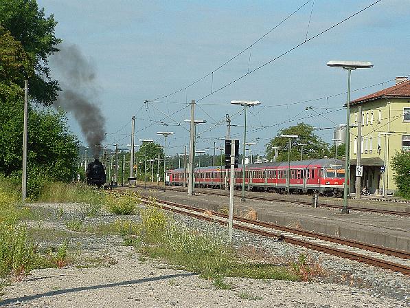 03 2295-8 und RE aus Stuttgart in Dombhl am 20.6.09