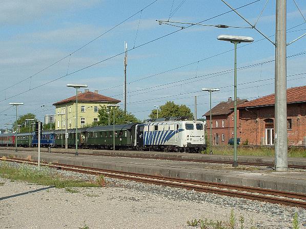 139 310-7 mit Piko-Sonderzug am 20.6.09 in Dombhl