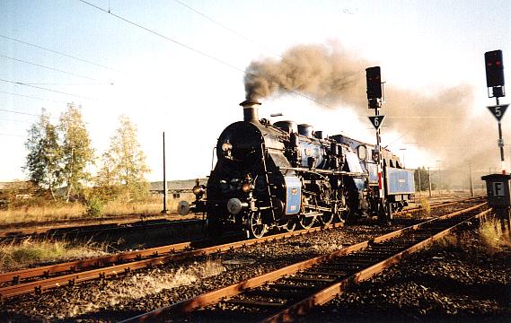 Einfahrt in Dombhl am 3. Oktober 2001