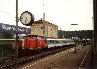 212er mit Wendezug abfahrbereit