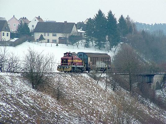 V 350 001 an der Bahnbrcke Schopfloch