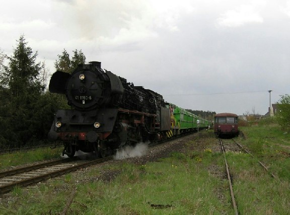 41 1150-6 im ehem. Bahnhof Wilburgstetten - Mai 2005