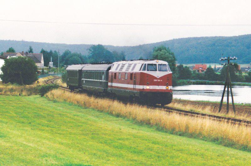 V 228 bei Wilburgstetten 1994